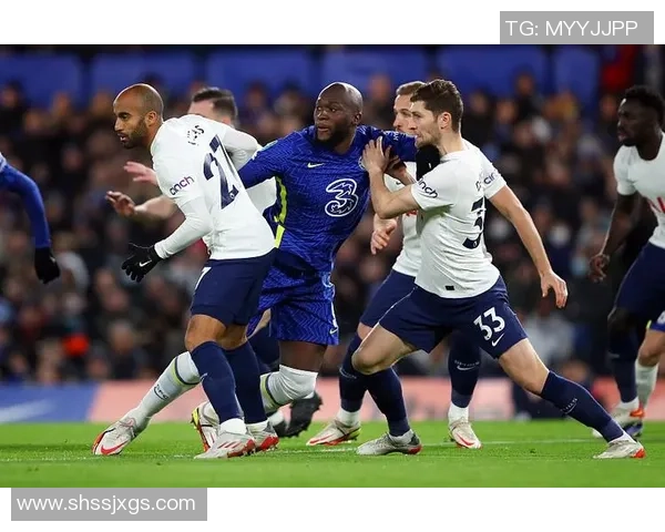 英超激战切尔西大胜热刺6比2神扑引发争议判罚全场沸腾